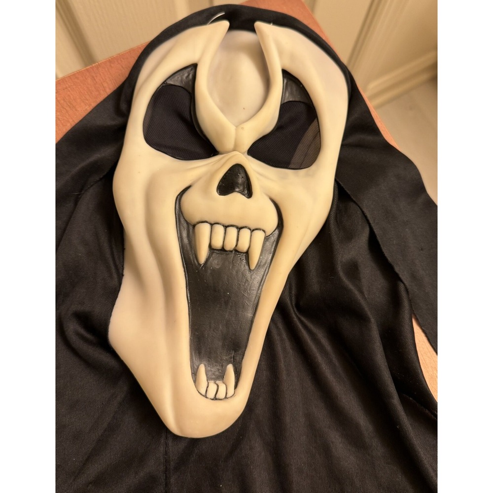 VTG SCREAM VAMPIRE Ghostface W/ FANGS Hooded MASK Easter Unlimited‎ 9206(c)